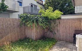 Vienna Danube Garden Apartment 22